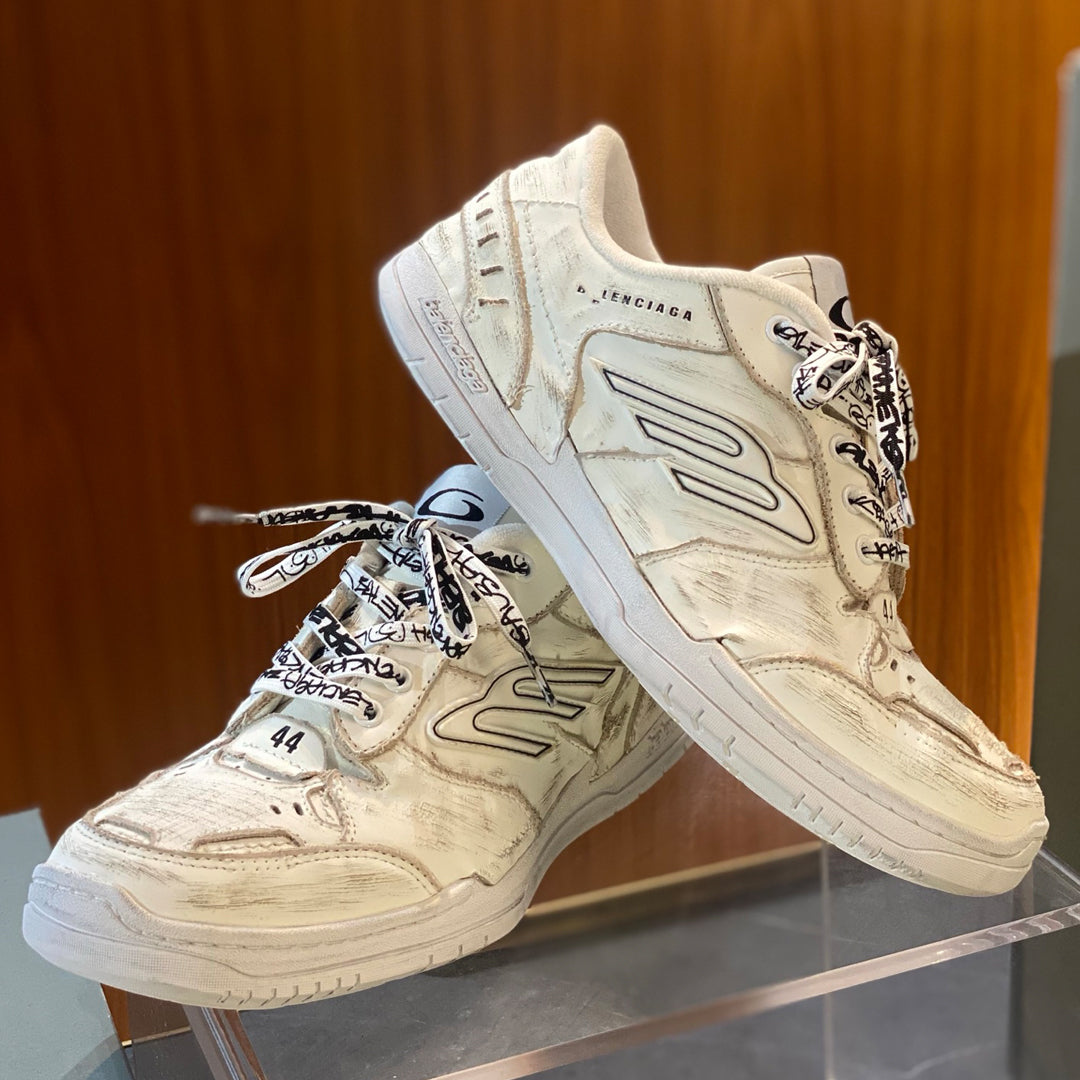 2025 Distressed Vintage Shoe