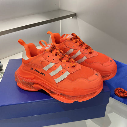 Collaboration Couple's Style Shoe