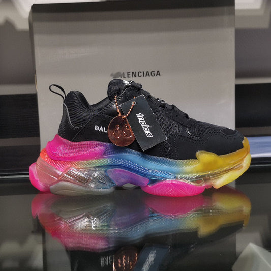 Collaboration Couple's Style Shoe