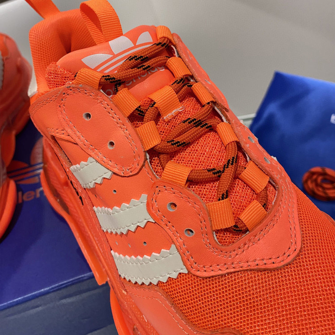 Collaboration Couple's Style Shoe