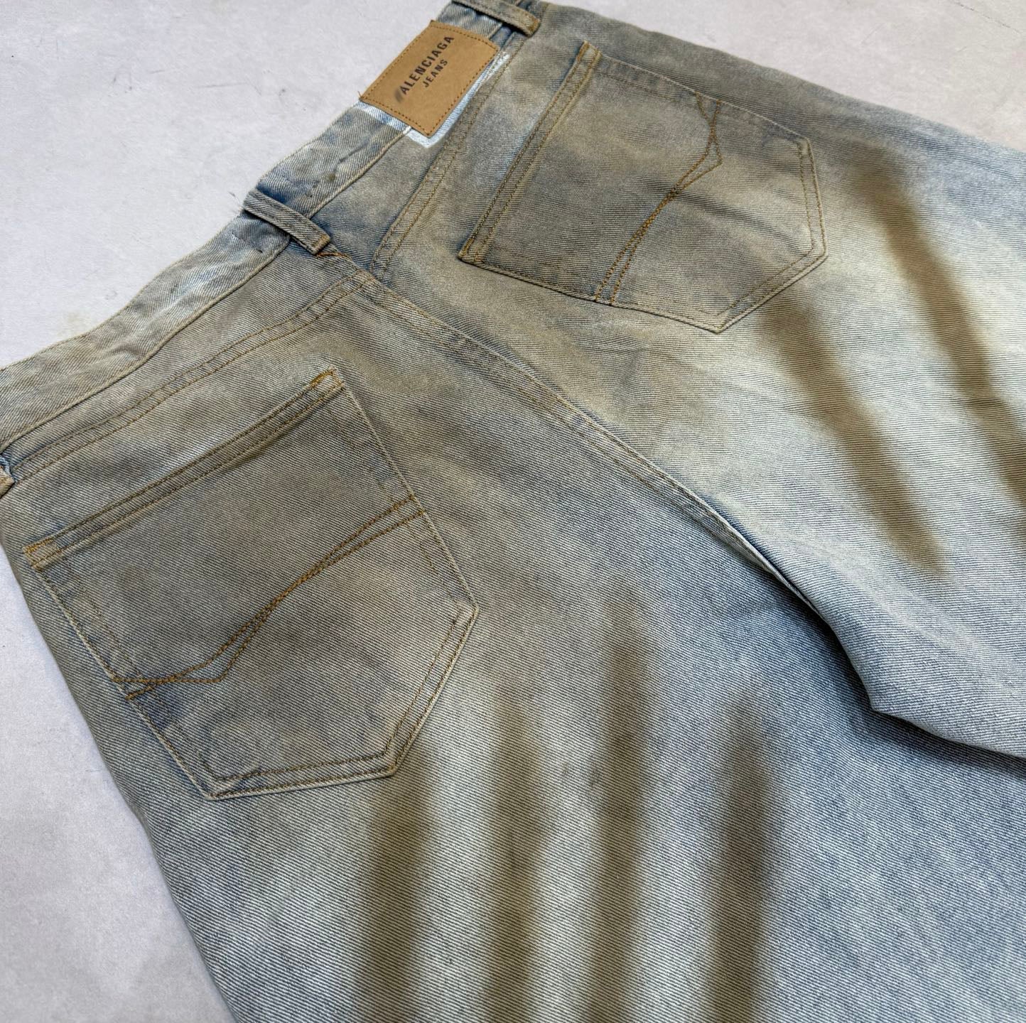 2025SS Distressed Jeans