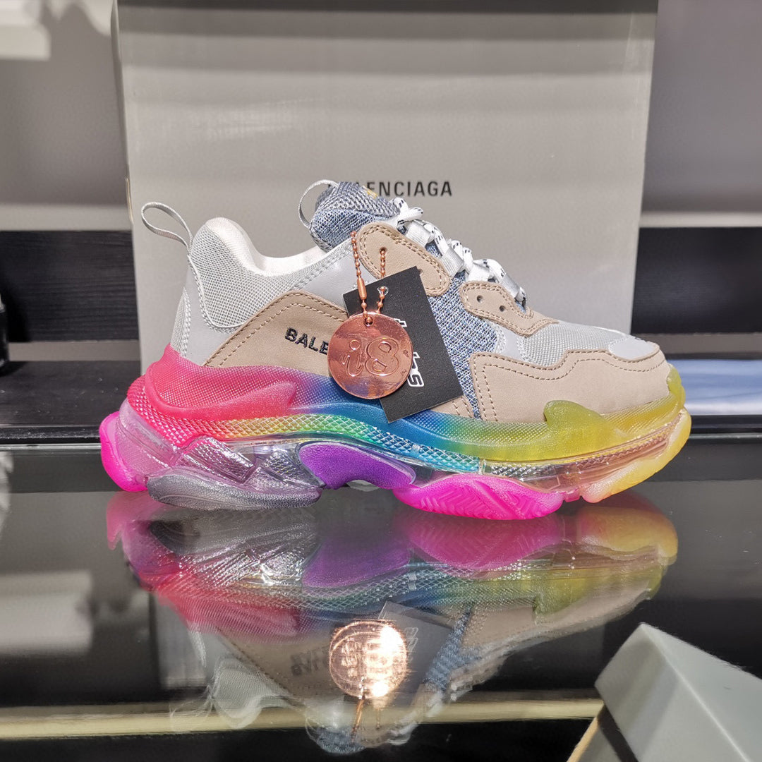 Collaboration Couple's Style Shoe